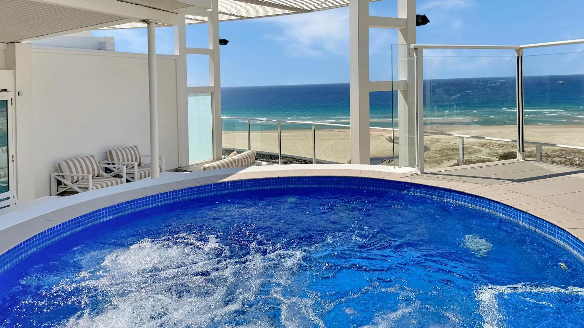 Apartment New 2 Level Coastal Luxe Penthouse With Rooftop Gold Coast Australia