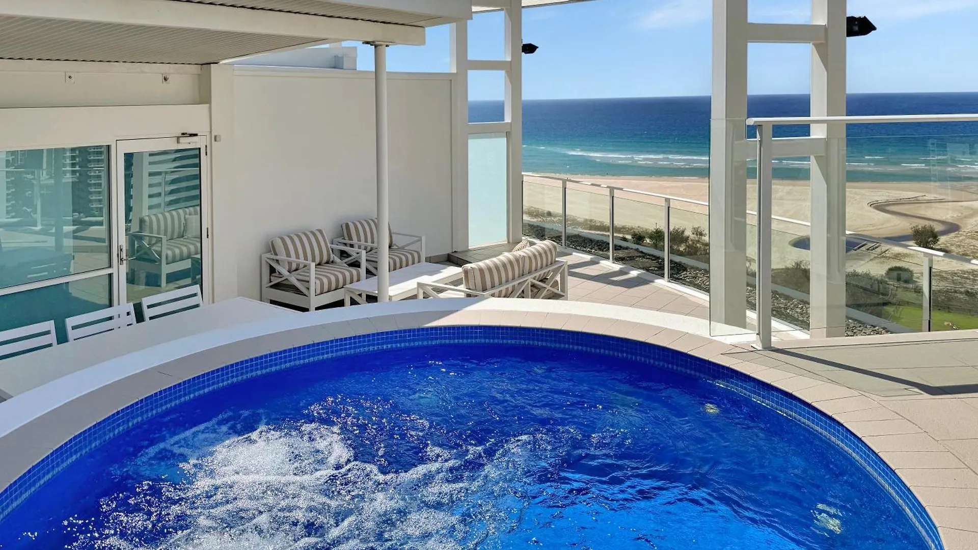New 2 Level Coastal Luxe Penthouse With Rooftop Gold Coast Australia