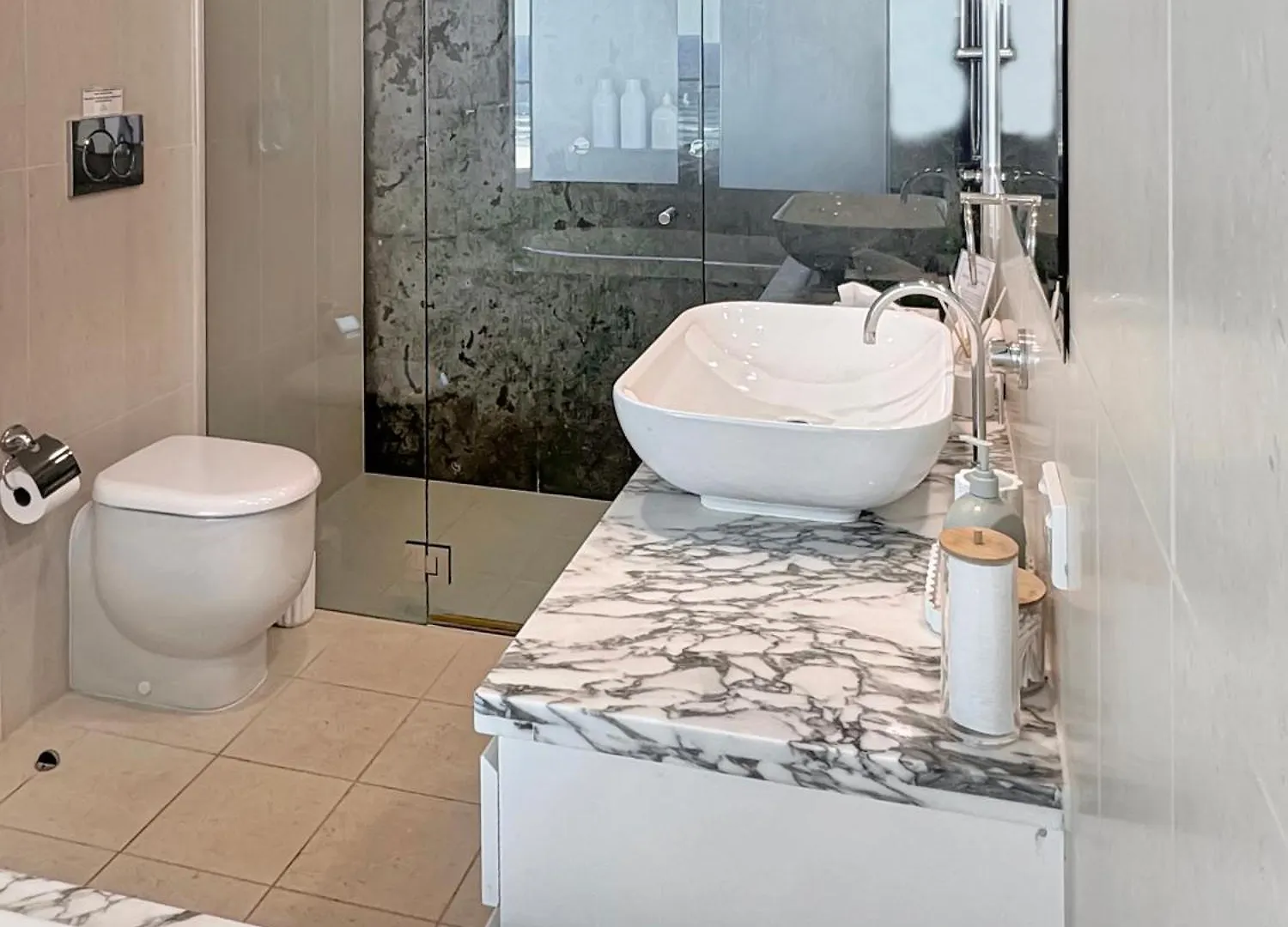 New 2 Level Coastal Luxe Penthouse With Rooftop Gold Coast Apartment