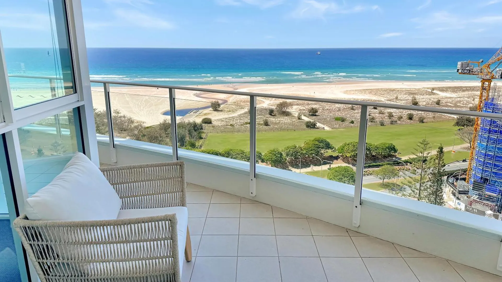 Apartment New 2 Level Coastal Luxe Penthouse With Rooftop Gold Coast