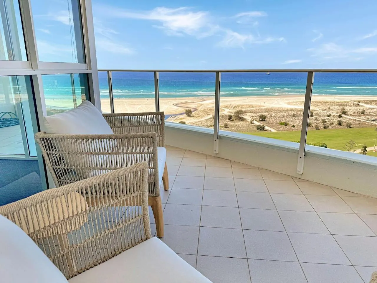 New 2 Level Coastal Luxe Penthouse With Rooftop Gold Coast 0*,  Australia