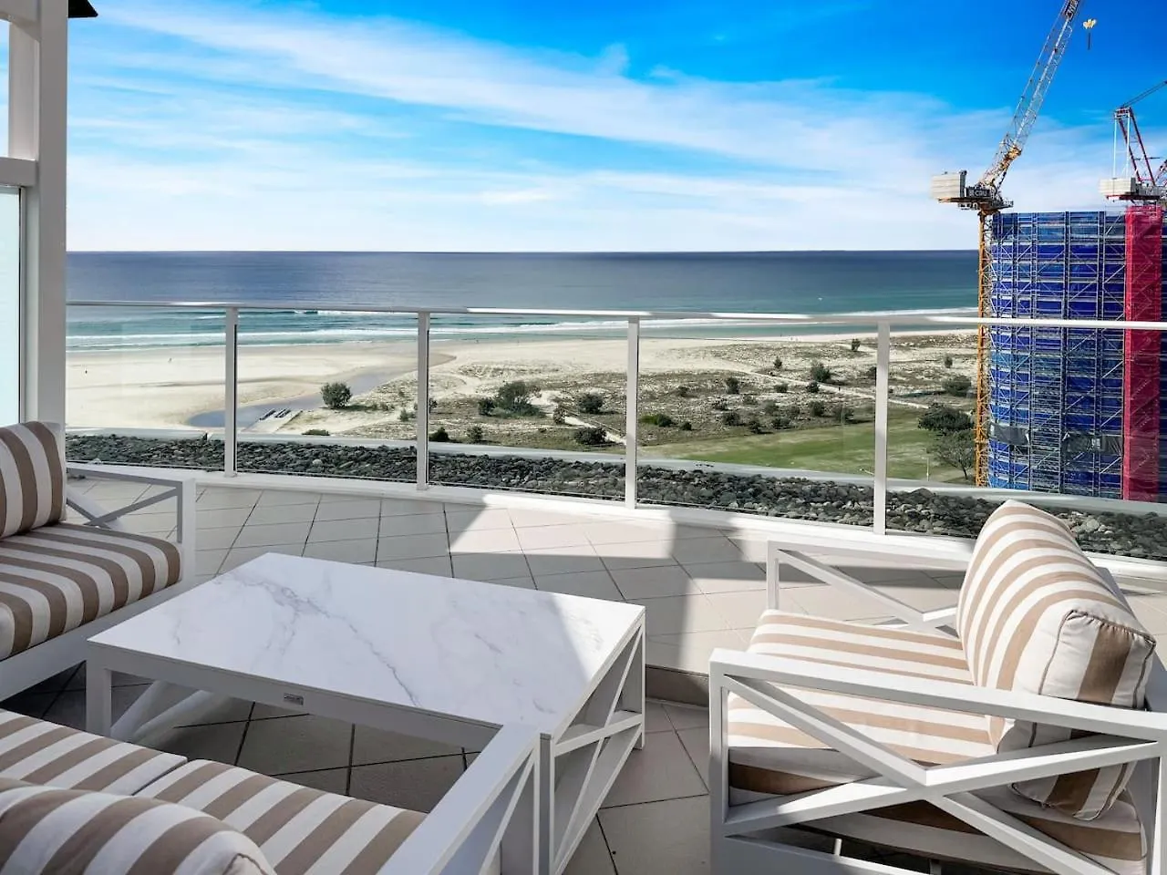 New 2 Level Coastal Luxe Penthouse With Rooftop Gold Coast 0*,