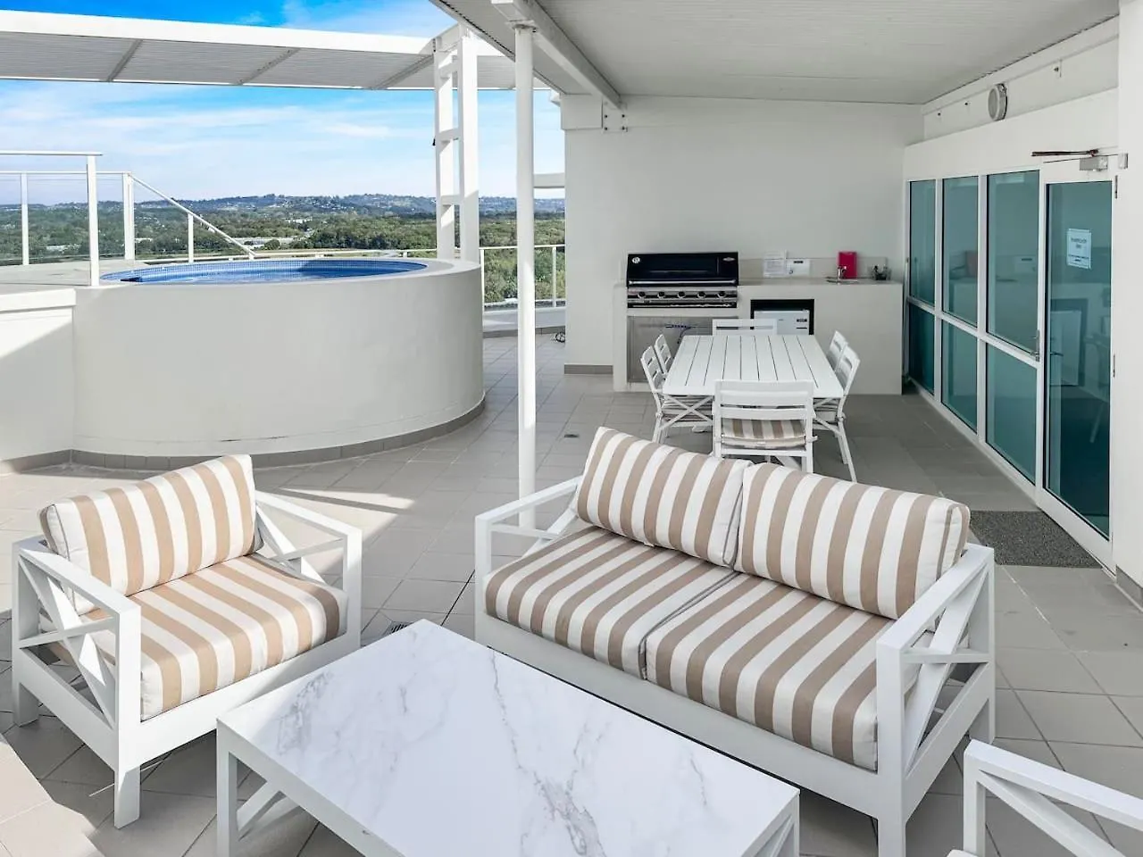 Apartment New 2 Level Coastal Luxe Penthouse With Rooftop Gold Coast Australia