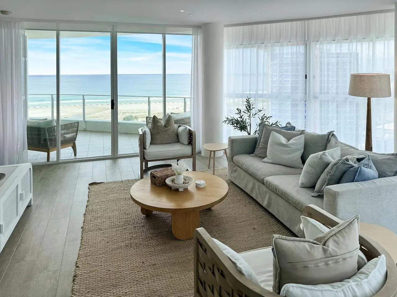 New 2 Level Coastal Luxe Penthouse With Rooftop Gold Coast 0*,  Australia
