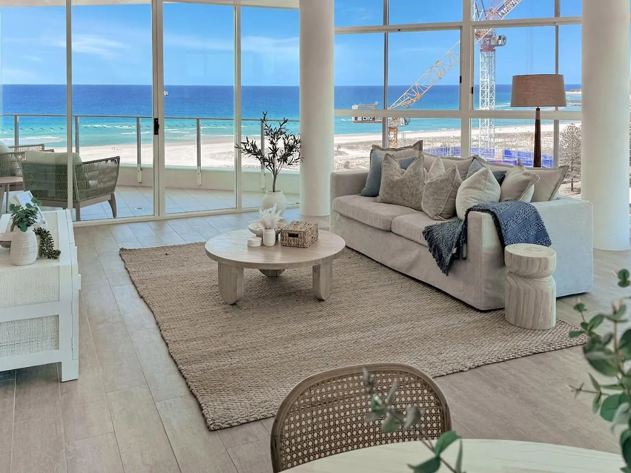 New 2 Level Coastal Luxe Penthouse With Rooftop Gold Coast Apartment