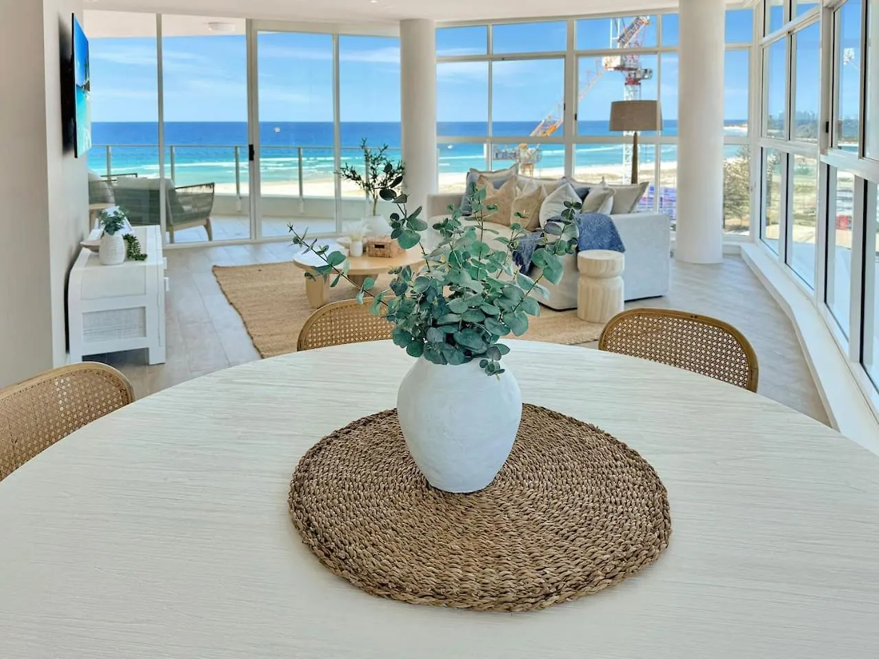 New 2 Level Coastal Luxe Penthouse With Rooftop Gold Coast