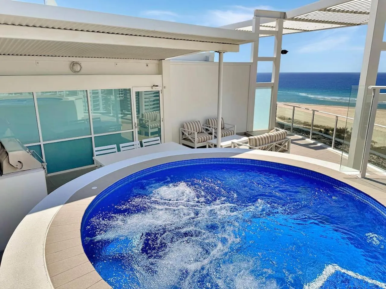 New 2 Level Coastal Luxe Penthouse With Rooftop Gold Coast Australia