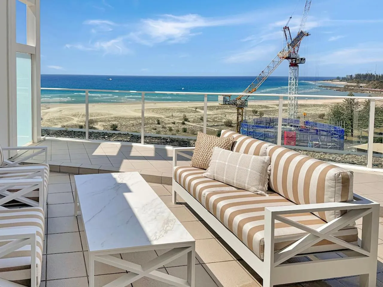 New 2 Level Coastal Luxe Penthouse With Rooftop Gold Coast 0*,