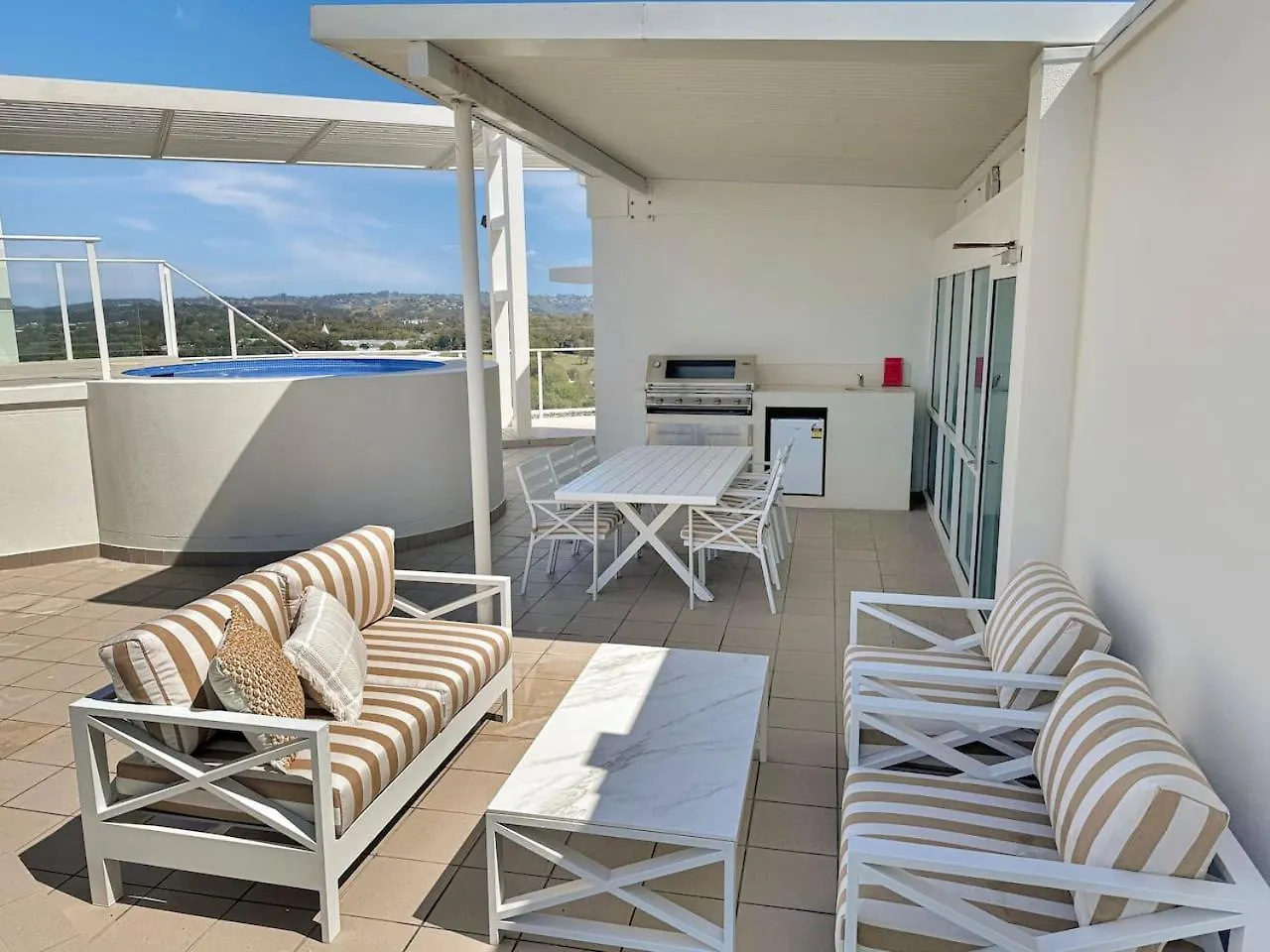 New 2 Level Coastal Luxe Penthouse With Rooftop Gold Coast 0*,