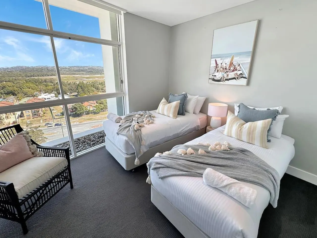 New 2 Level Coastal Luxe Penthouse With Rooftop Gold Coast Apartment