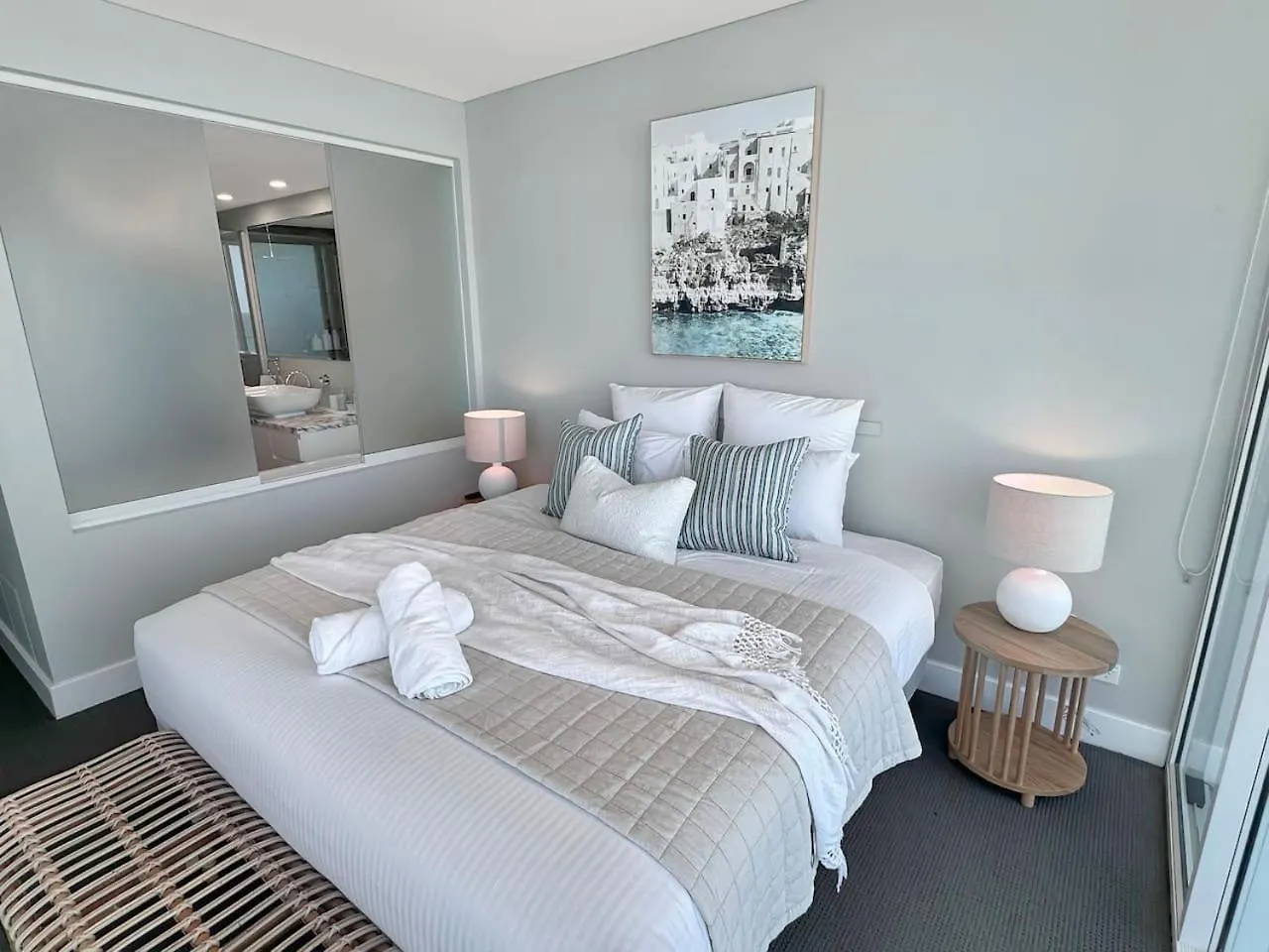 New 2 Level Coastal Luxe Penthouse With Rooftop Gold Coast 0*,  Australia