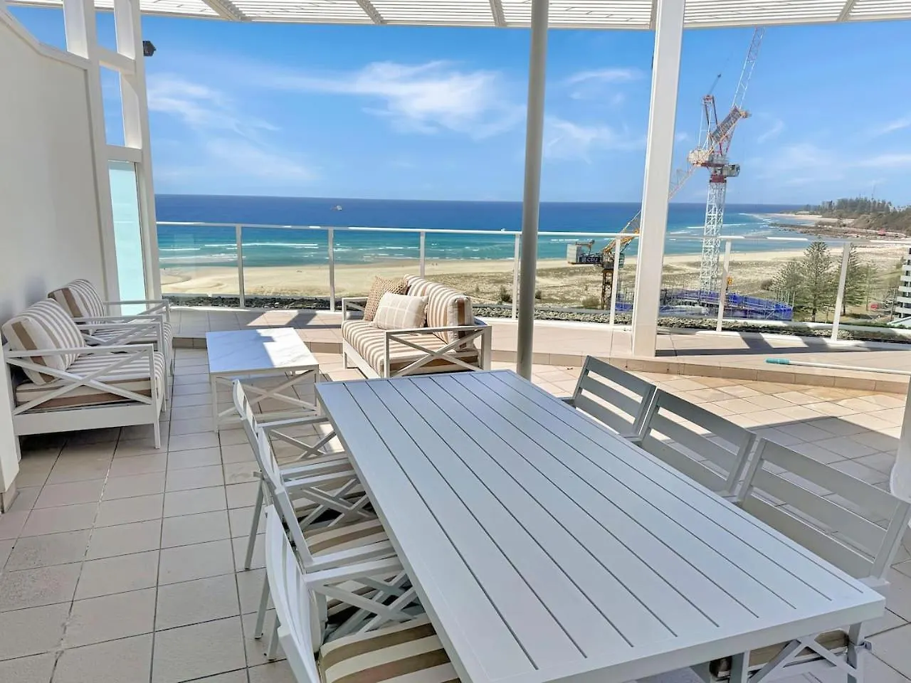 New 2 Level Coastal Luxe Penthouse With Rooftop Gold Coast 0*,