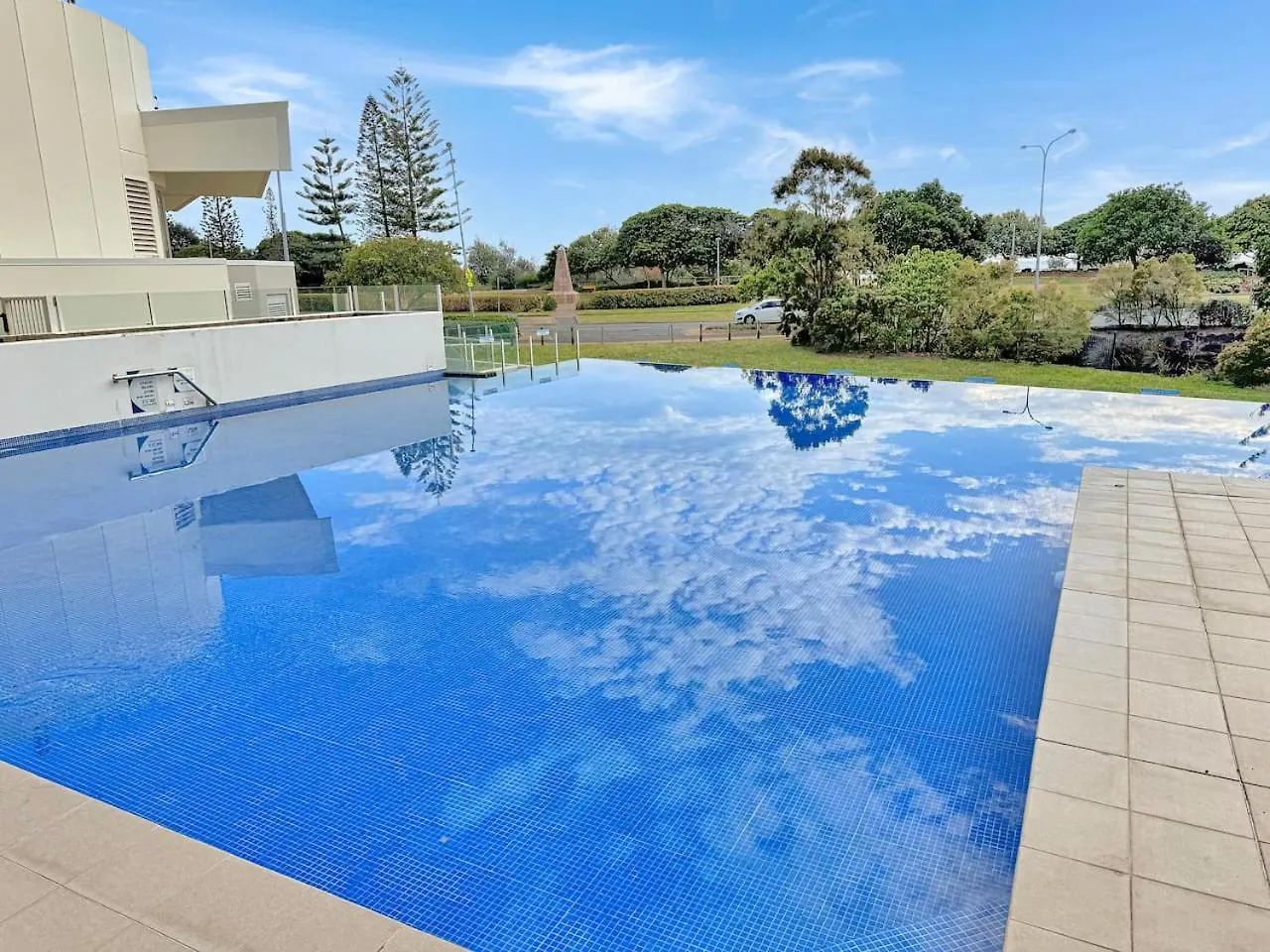 New 2 Level Coastal Luxe Penthouse With Rooftop Gold Coast Australia