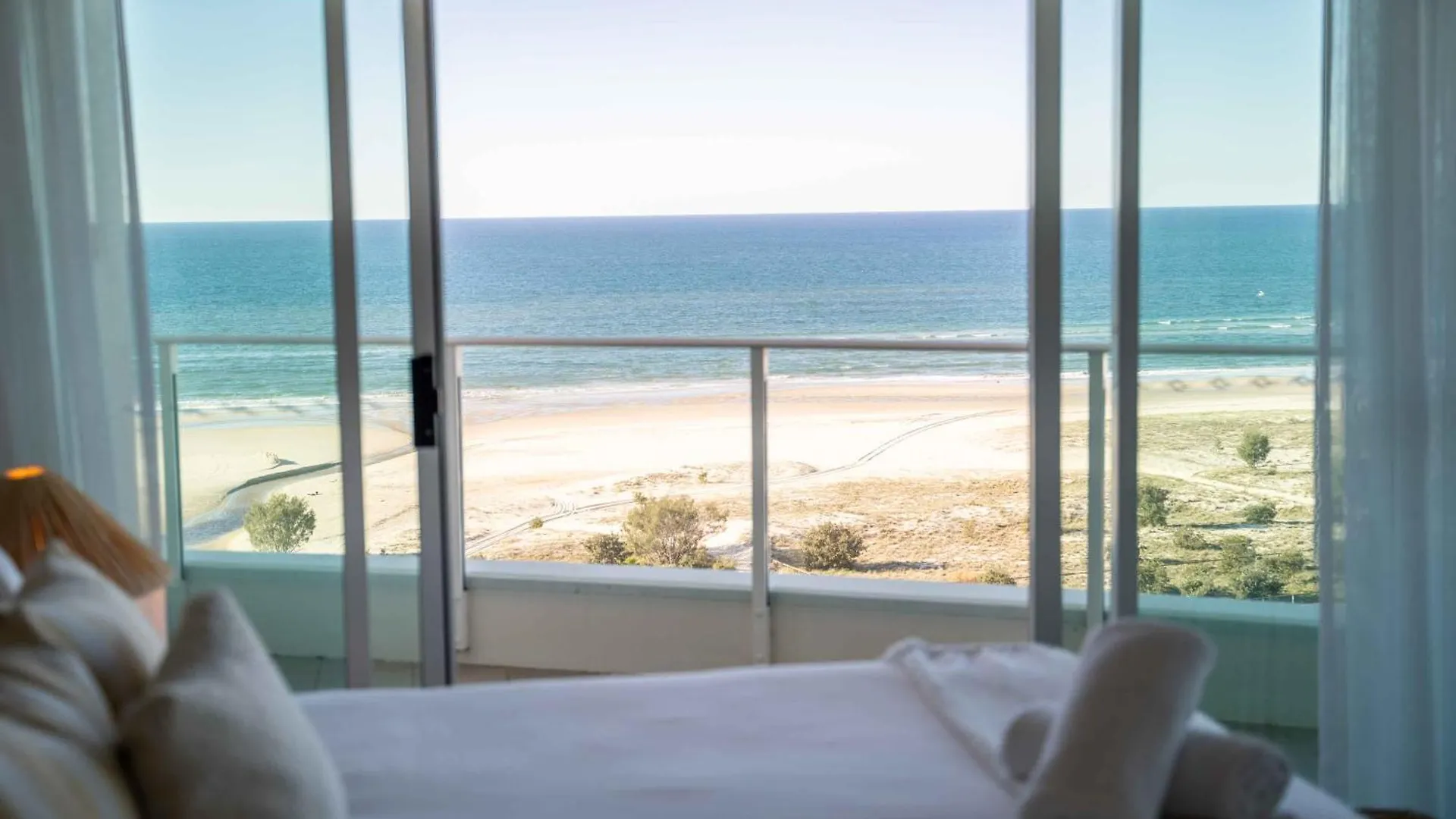 Coastal Penthouse 3Br Luxe Living Over Kirra Beach غولد كوست شقة