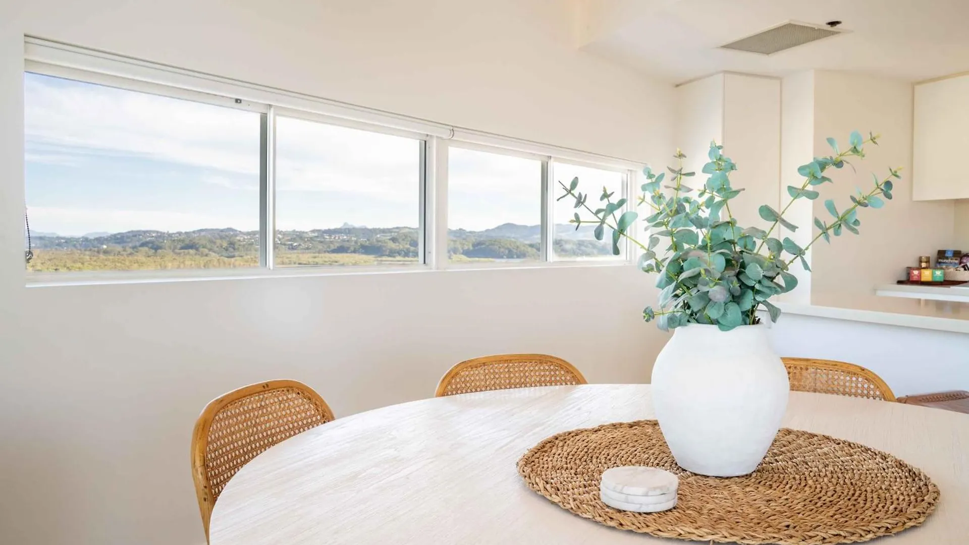 Coastal Penthouse 3Br Luxe Living Over Kirra Beach غولد كوست 0*,  أستراليا