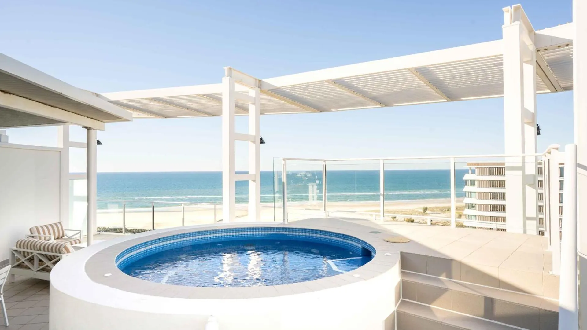 شقة Coastal Penthouse 3Br Luxe Living Over Kirra Beach غولد كوست