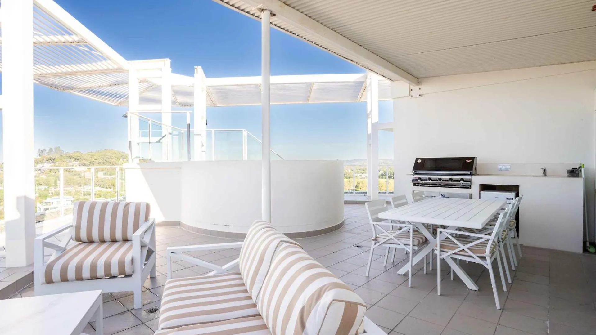 Coastal Penthouse 3Br Luxe Living Over Kirra Beach غولد كوست 0*,  أستراليا