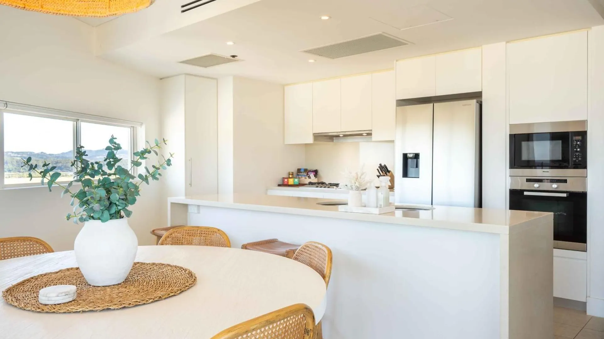 شقة Coastal Penthouse 3Br Luxe Living Over Kirra Beach غولد كوست