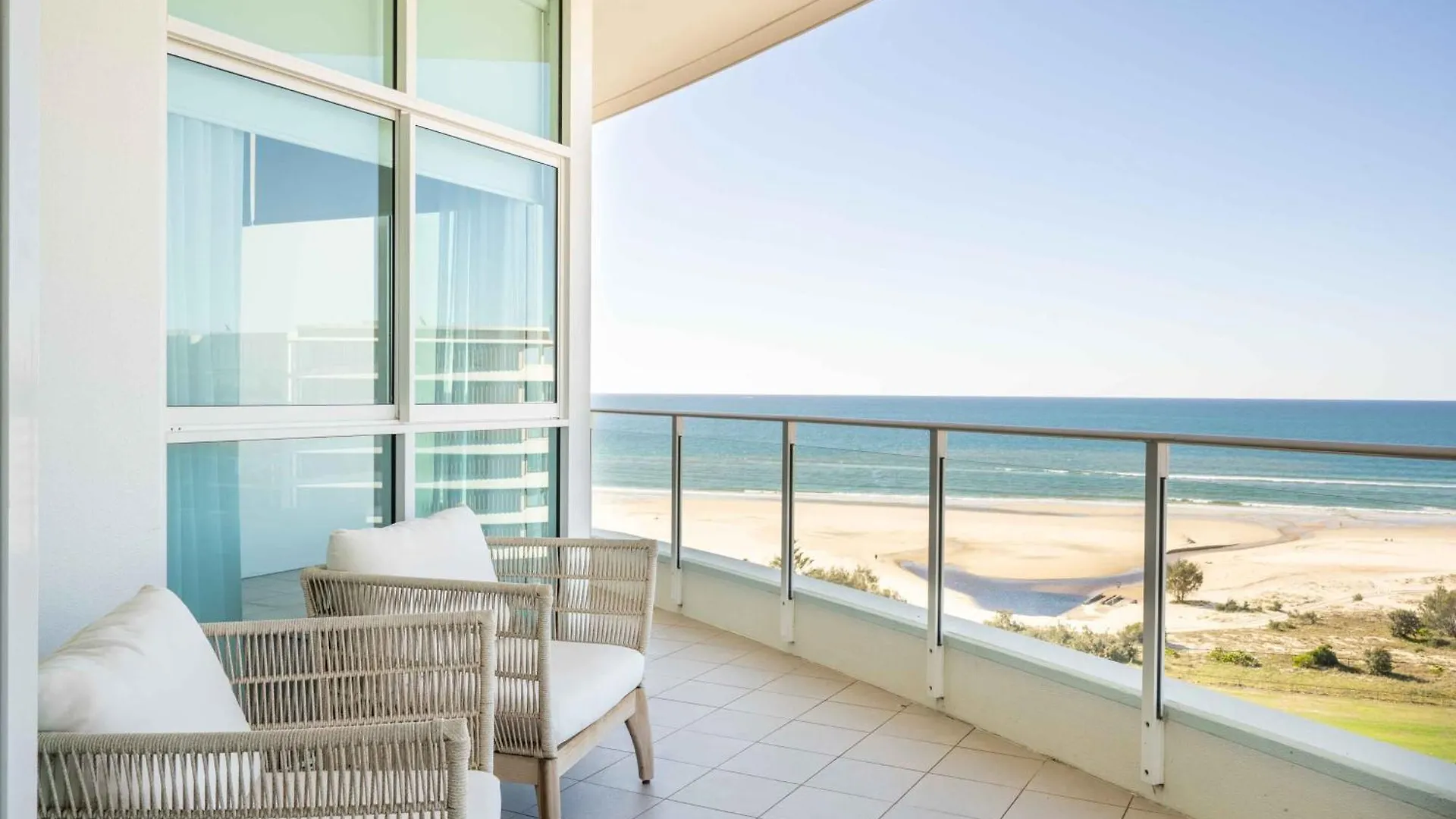Coastal Penthouse 3Br Luxe Living Over Kirra Beach غولد كوست 0*,  أستراليا