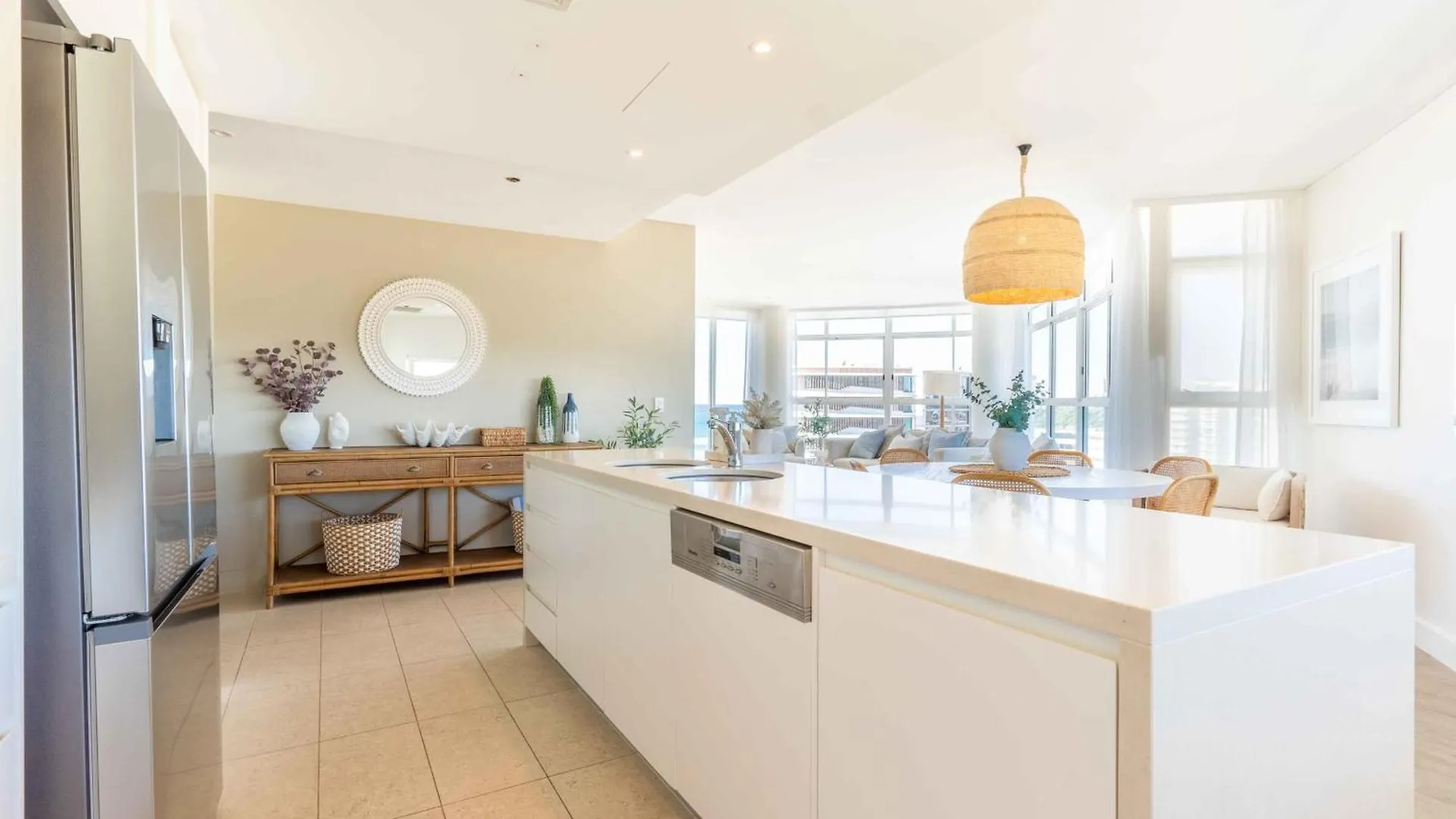 Coastal Penthouse 3Br Luxe Living Over Kirra Beach غولد كوست