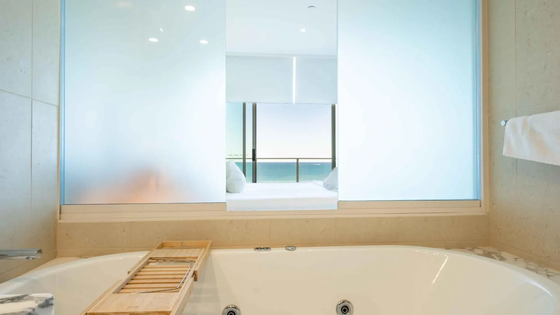 Coastal Penthouse 3Br Luxe Living Over Kirra Beach غولد كوست 0*,